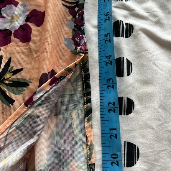 🆕 listing! Versatile Nina Parker floral set (top only) - Picture 6 of 7